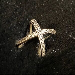 Elegant Silver Women's X Ring